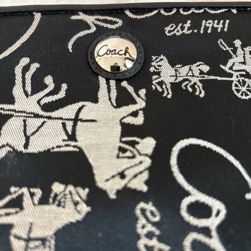 Coach wristlet signature